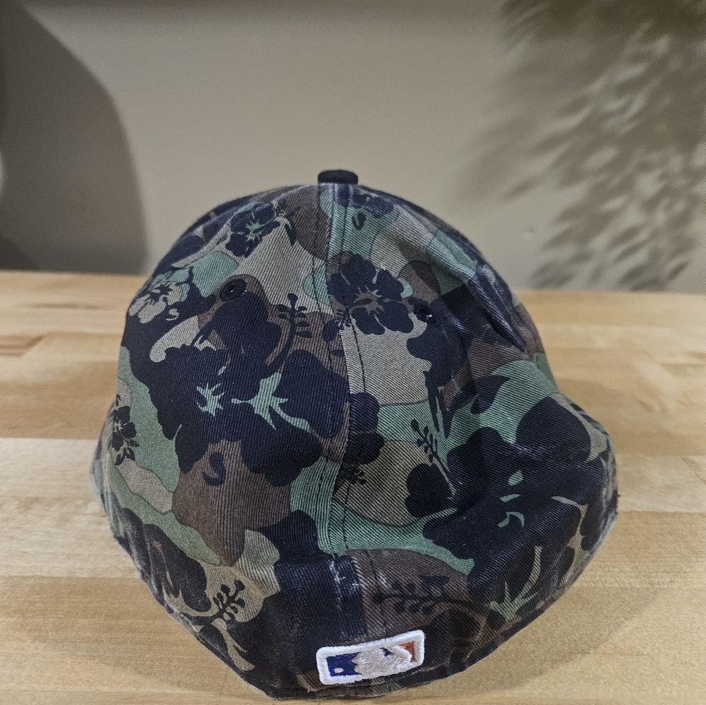 Hat - Picture 2 of 3